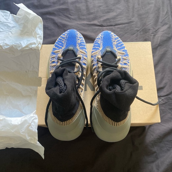 YEEZY BASKETBALL KNIT RARE COLOR 🔵 - Picture 4 of 6